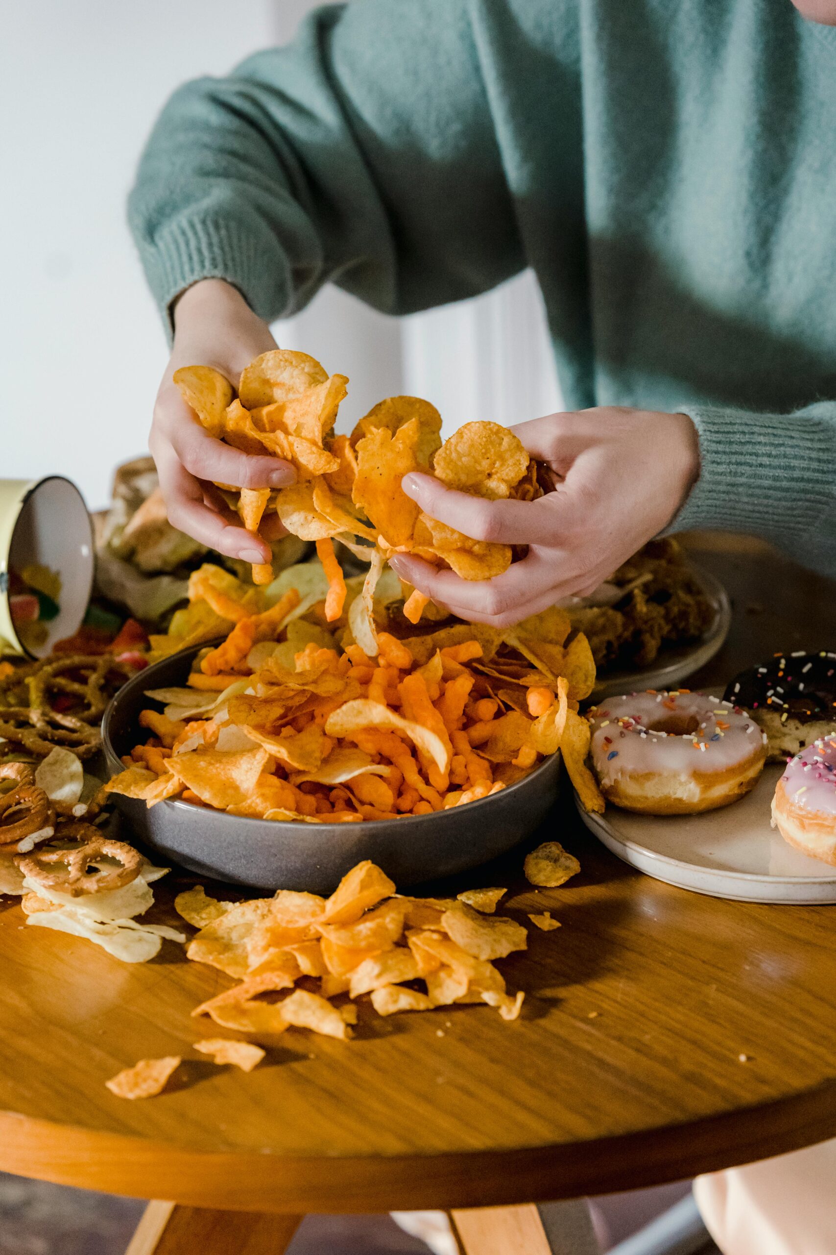 unhealthy ultra-processed junk food snacks harmful to brain health