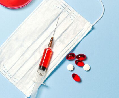 GIP and GLP-1 gut hormones illustration showing how tirzepatide Mounjaro targets dual receptors for weight loss